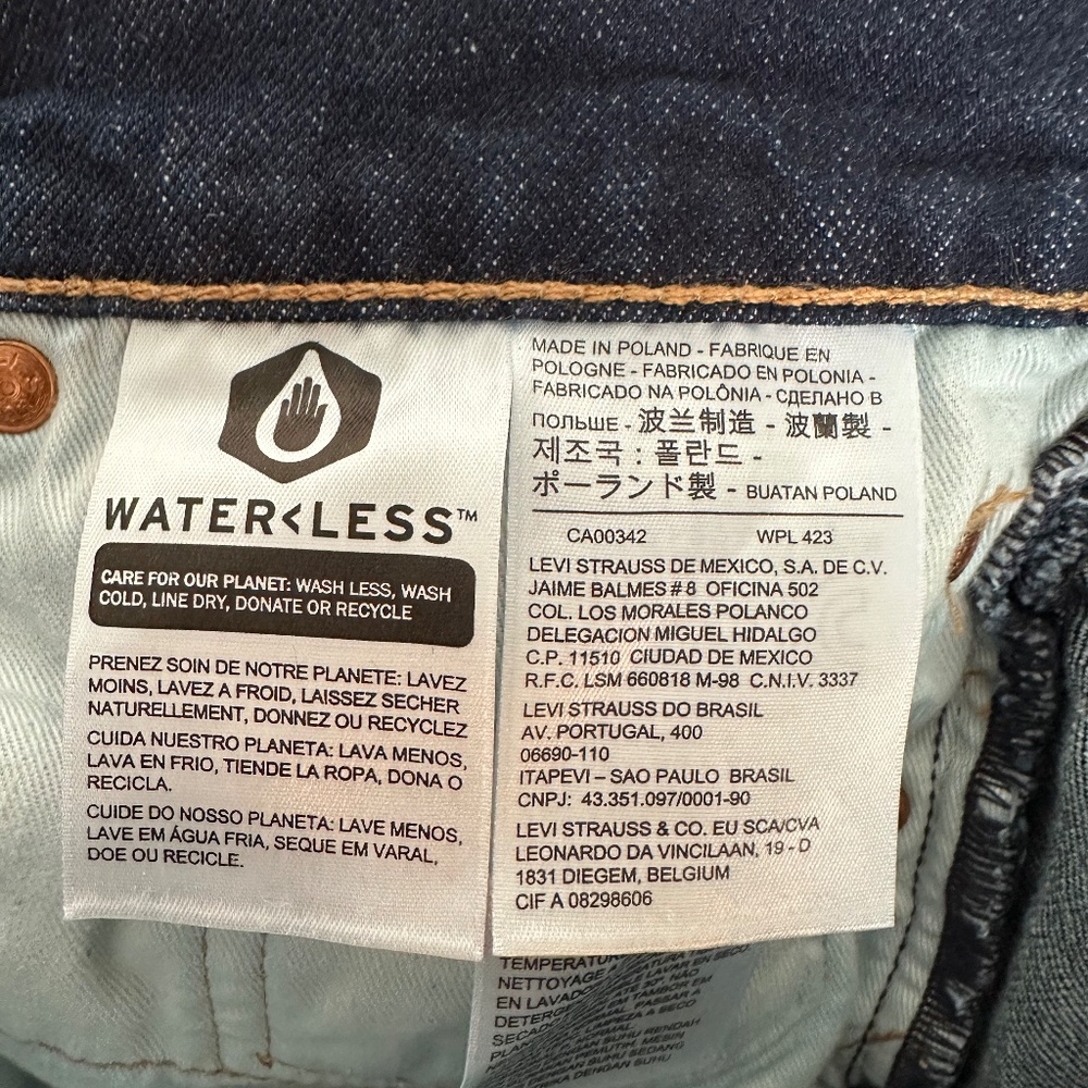 Men's Levis - Picture 6 of 7